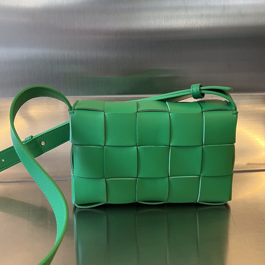 Small Cassette Intreccio Leather Cross-body Bag Green